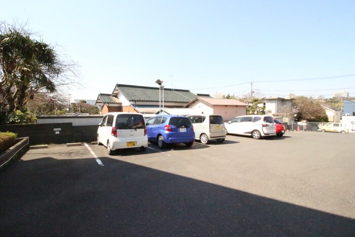 物件外観写真6　(駐車場)