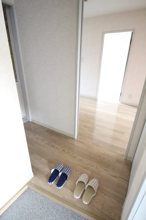 物件内観写真7　(玄関)