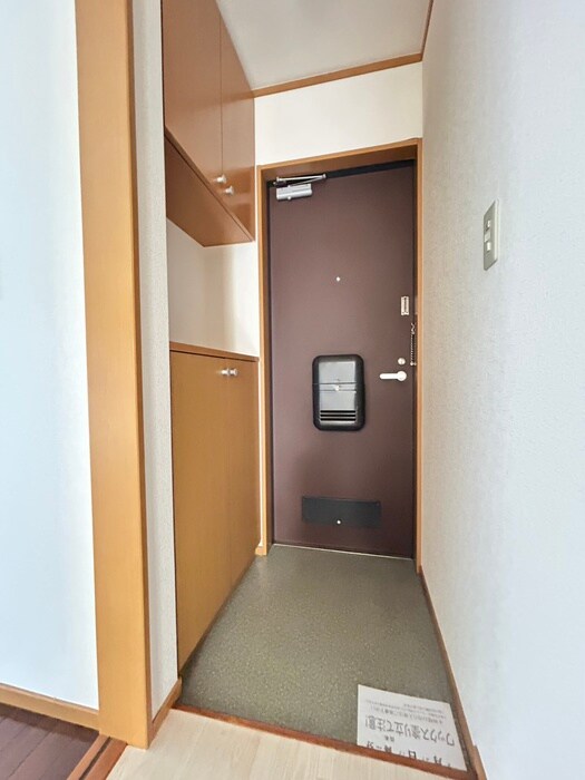 物件内観写真18　(玄関)