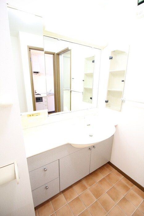 物件内観写真8　(洗面)