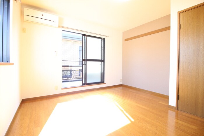 物件内観写真13　(居室)