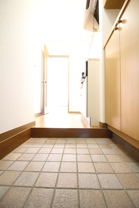 物件内観写真17　(玄関)