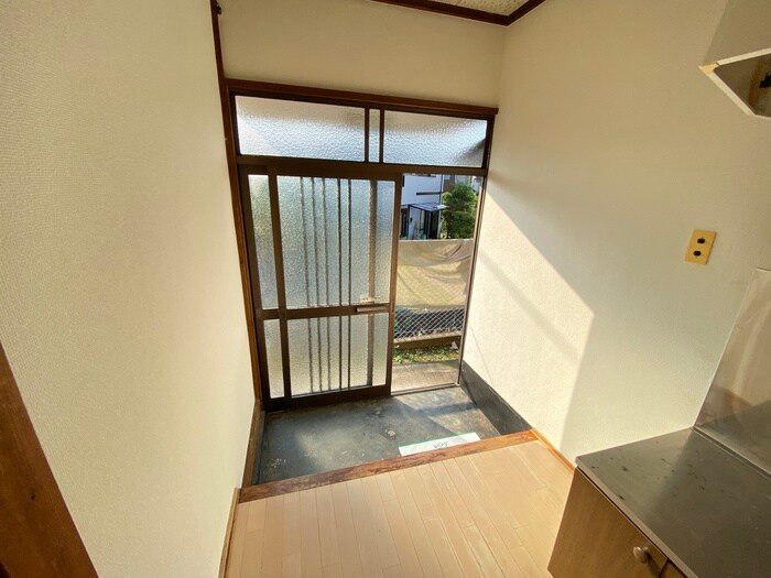物件内観写真9　(玄関)