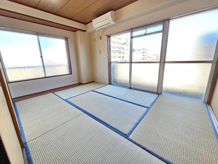 物件内観写真7　(室内からの展望)