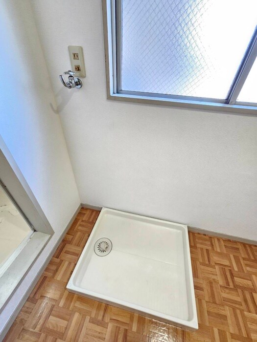 物件内観写真13　(洗濯機置場)