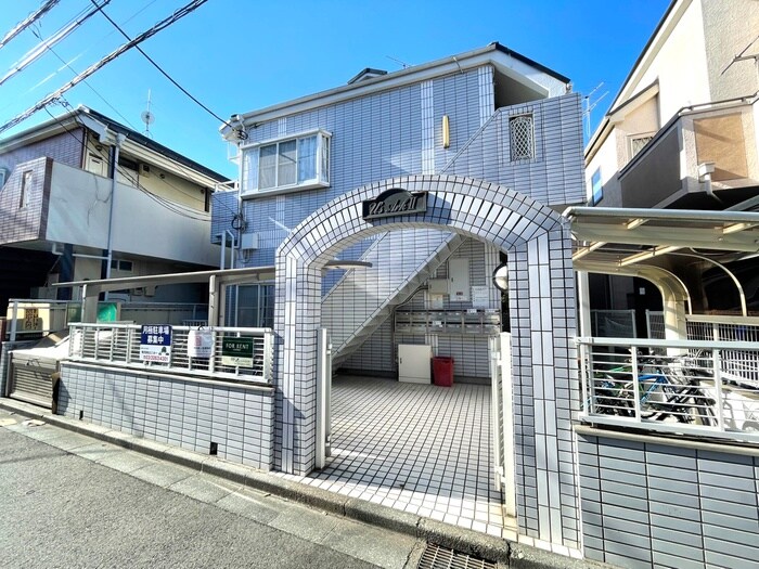 物件外観写真2　(エントランス部分)