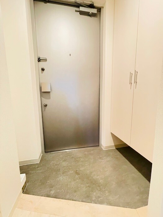 物件内観写真13　(玄関)