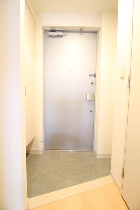 物件内観写真13　(玄関)