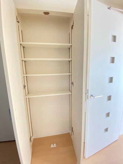 物件内観写真14　(収納)