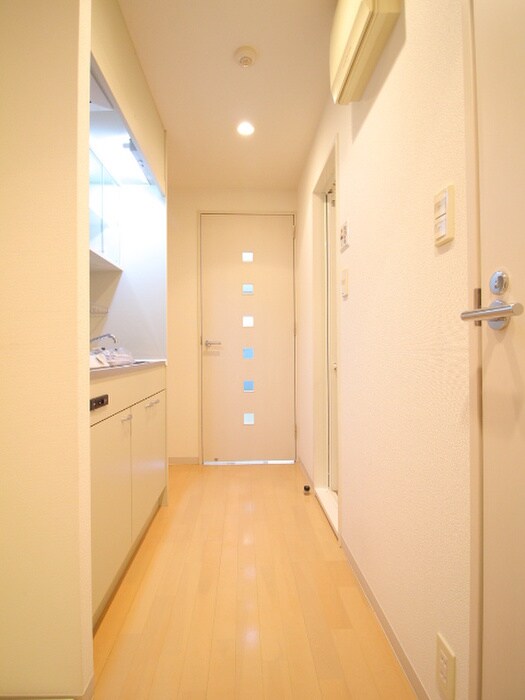 物件内観写真16　(廊下)