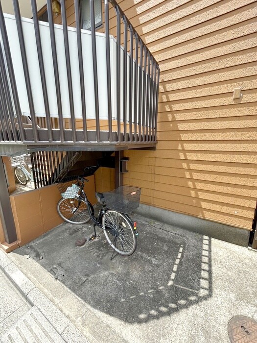 物件外観写真6　(駐輪場)