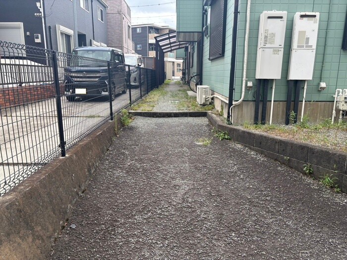 物件外観写真6　(エントランス部分)