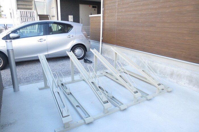 物件外観写真5　(駐輪場)