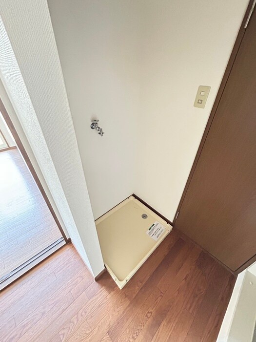 物件内観写真15　(洗濯機置場)