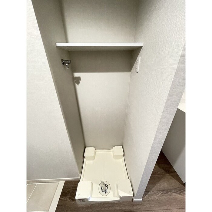 物件内観写真12　(洗濯機置場)