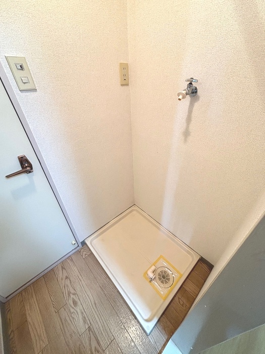 物件内観写真14　(洗濯機置場)