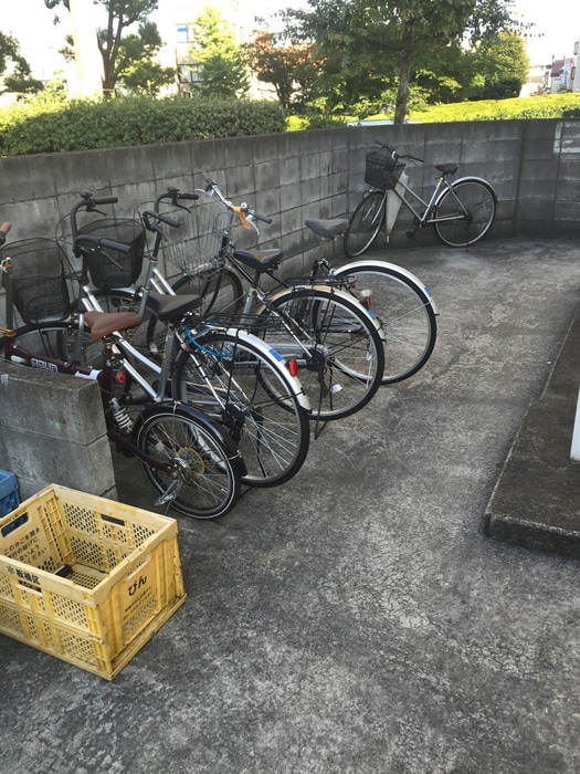 物件外観写真2　(駐輪場)