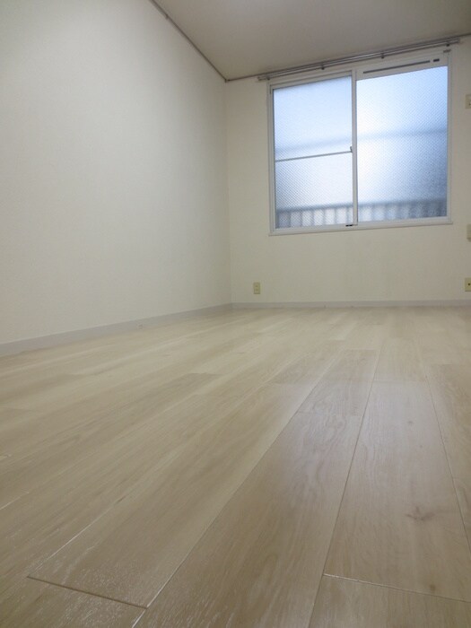 物件内観写真4　(居室)