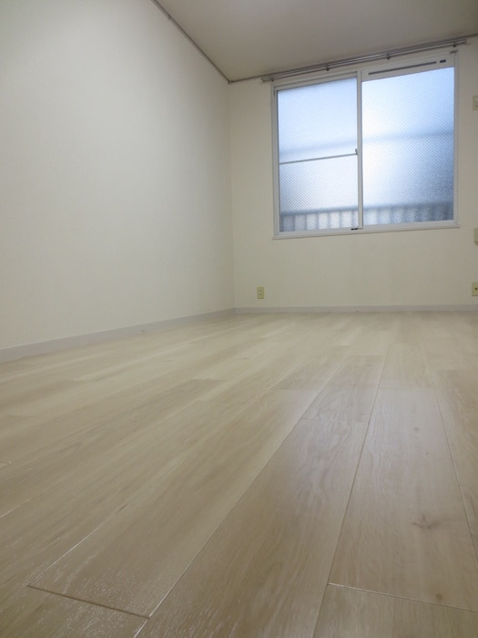 物件内観写真4　(居室)