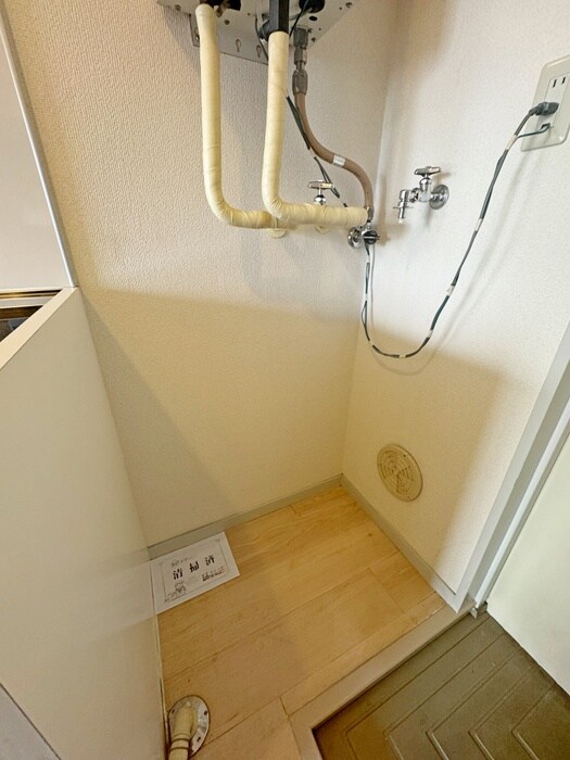 物件内観写真8　(洗濯機置場)