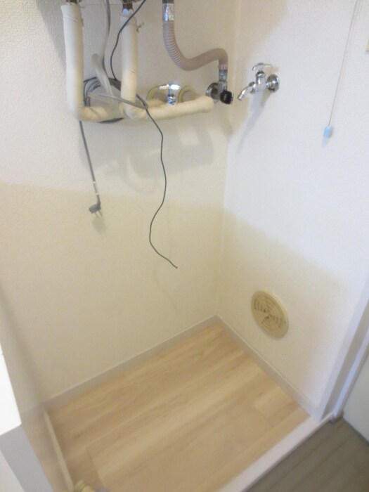 物件内観写真12　(洗濯機置場)