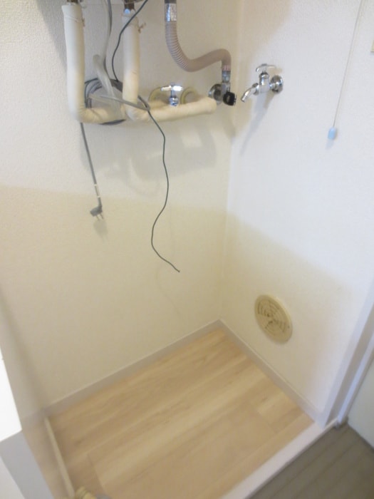 物件内観写真12　(洗濯機置場)