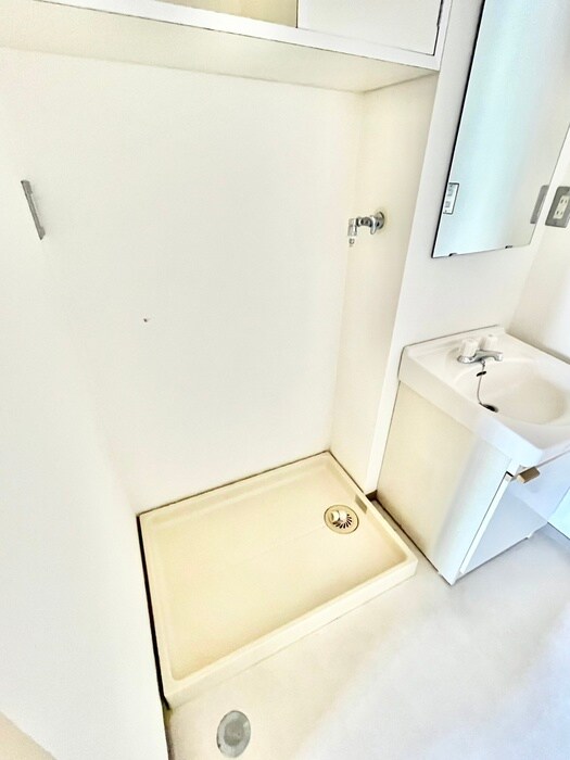 物件内観写真18　(洗濯機置場)