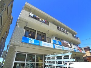 栗島ハイツ外観写真