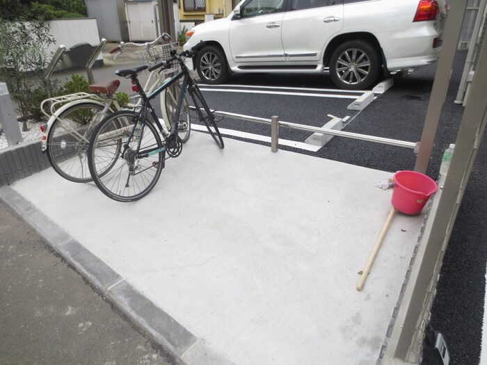 物件外観写真5　(駐輪場)