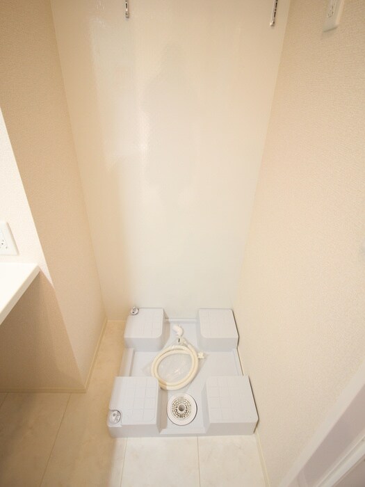 物件内観写真12　(洗濯機置場)