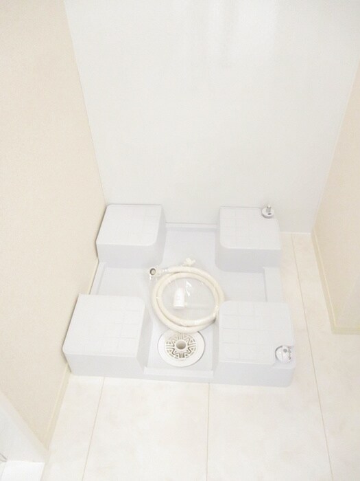 物件内観写真14　(洗濯機置場)