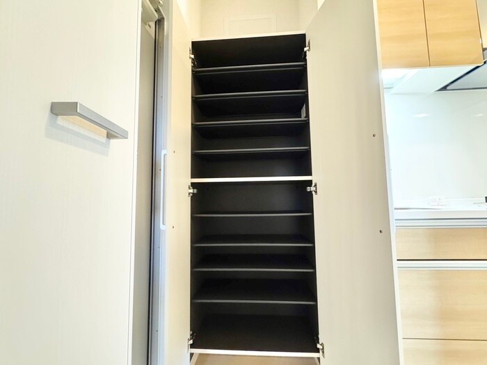 物件内観写真13　(靴箱)