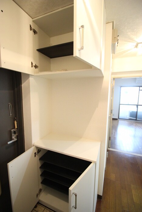 物件内観写真15　(靴箱)