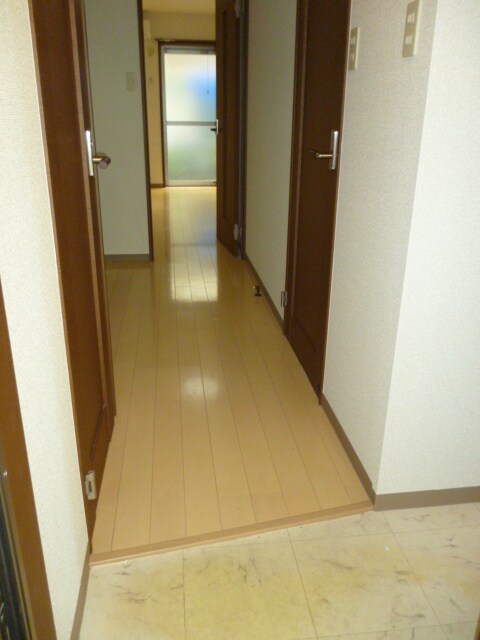 物件内観写真14　(廊下)