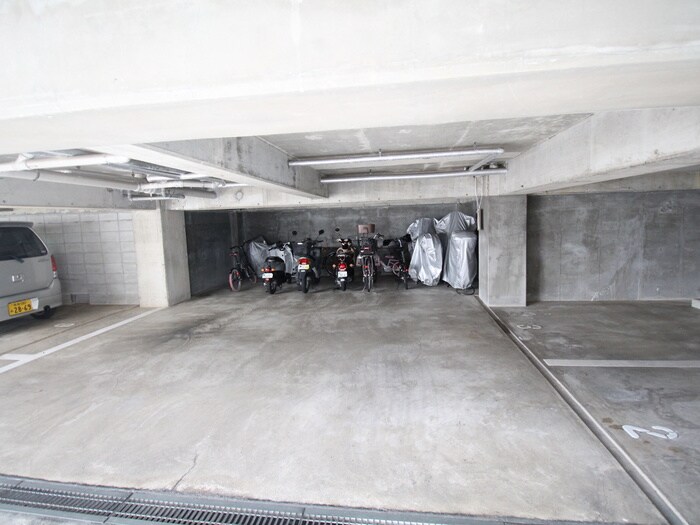 物件外観写真6　(駐輪場)