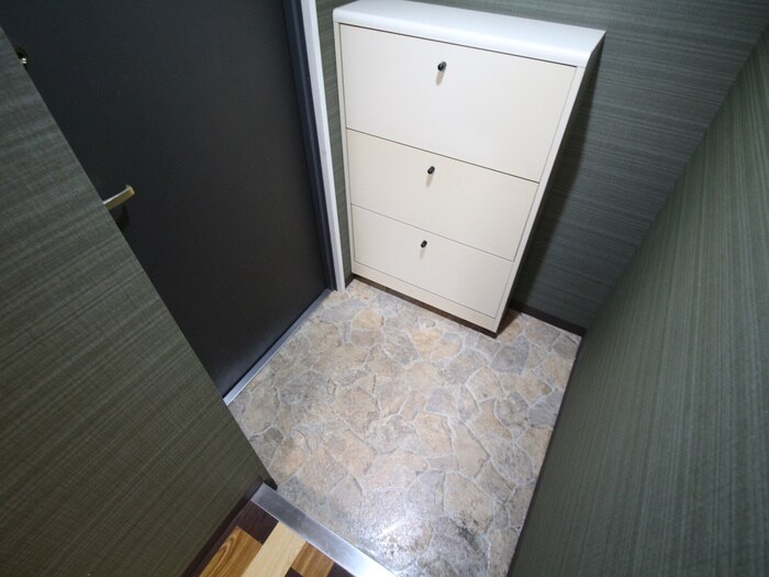 物件内観写真16　(玄関)