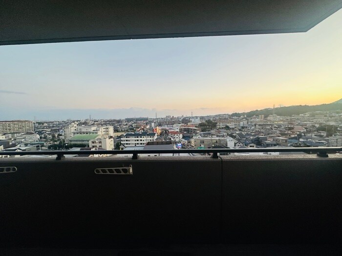 物件内観写真16　(室内からの展望)