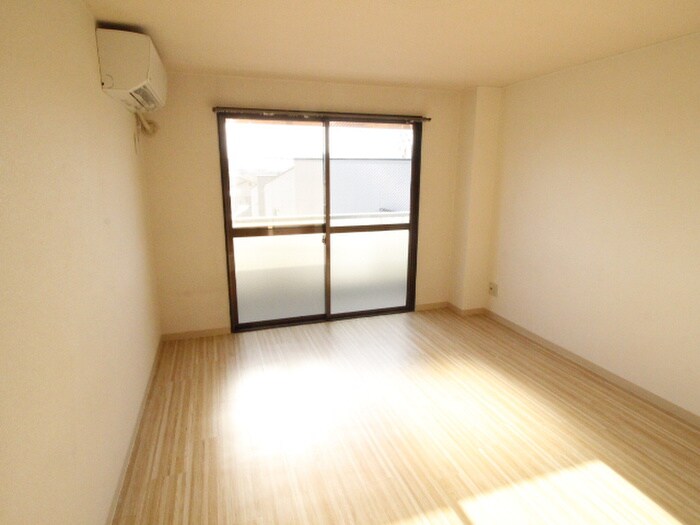 物件内観写真5　(居室)