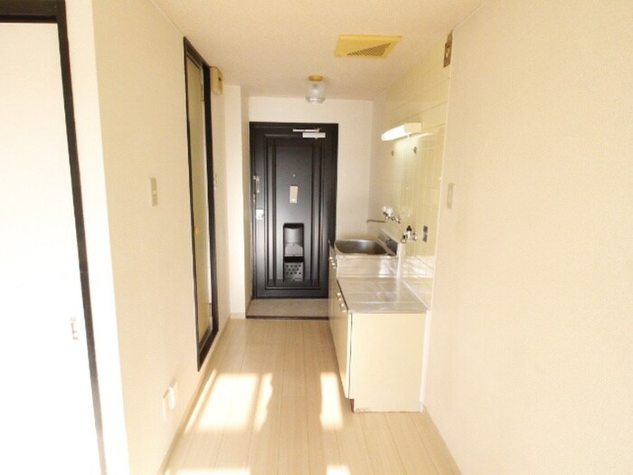 物件内観写真12　(廊下)