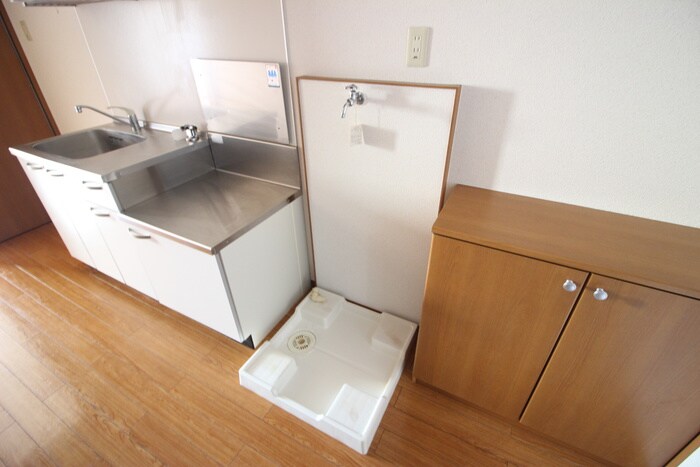 物件内観写真11　(洗濯機置場)