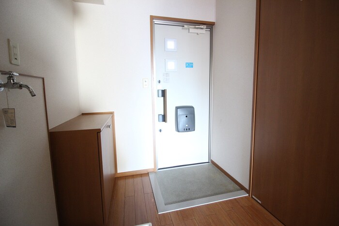 物件内観写真17　(玄関)