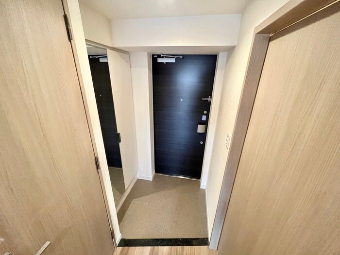 物件内観写真13　(玄関)