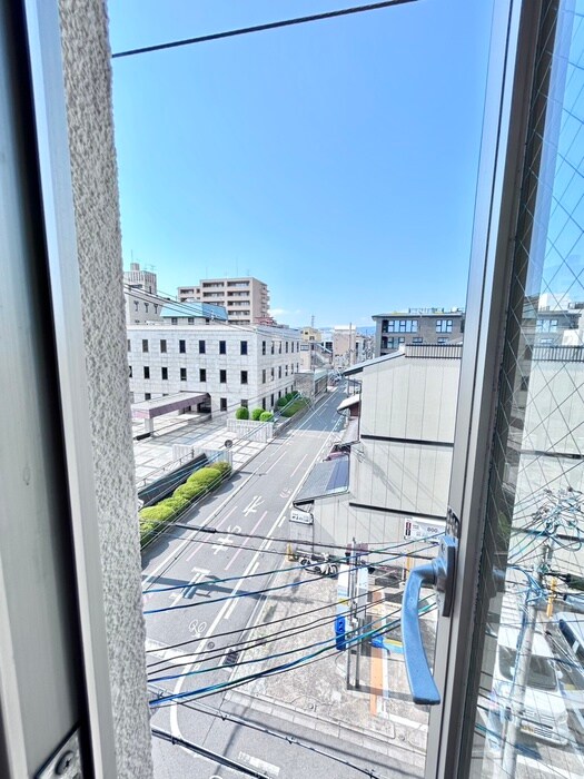 物件内観写真13　(室内からの展望)