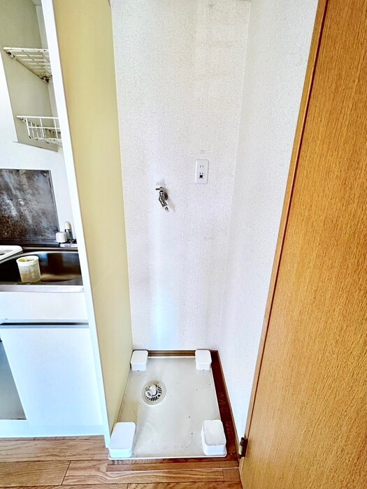 物件内観写真15　(洗濯機置場)