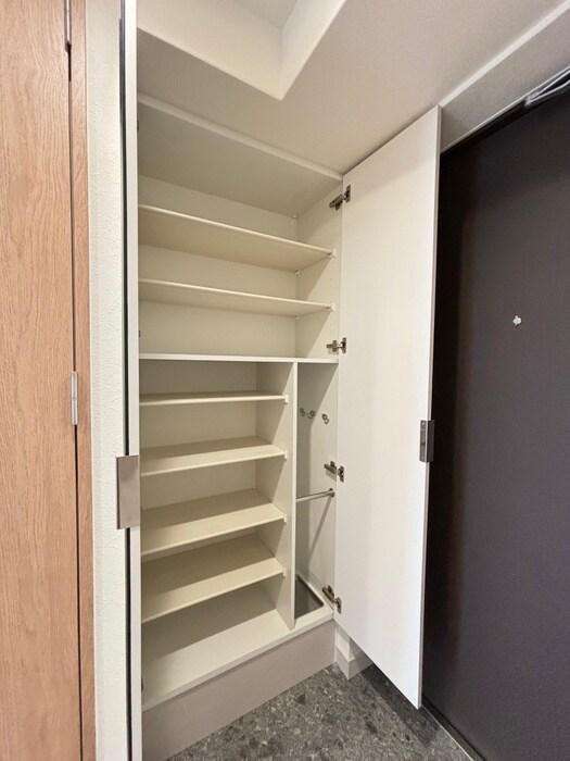 物件内観写真15　(靴箱)