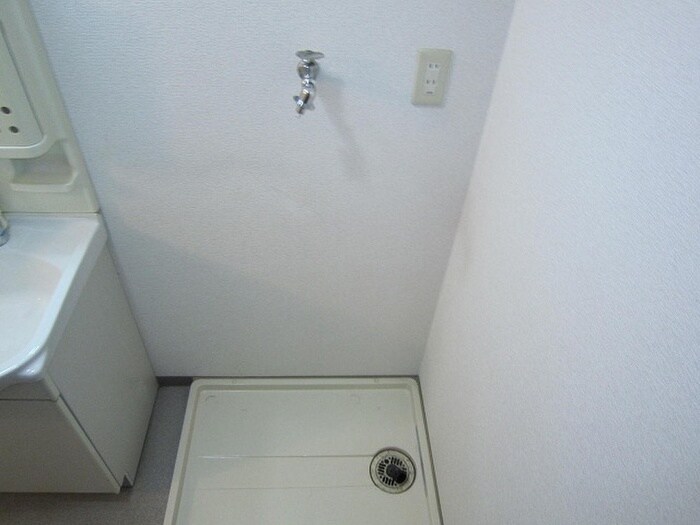 物件内観写真12　(洗濯機置場)