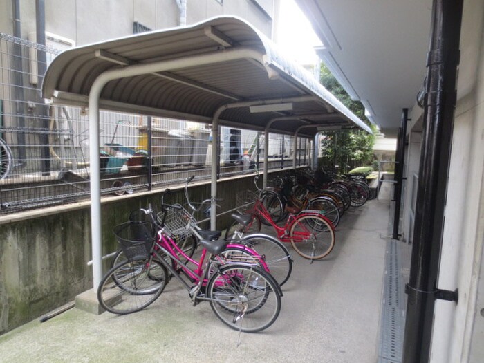 物件外観写真6　(駐輪場)