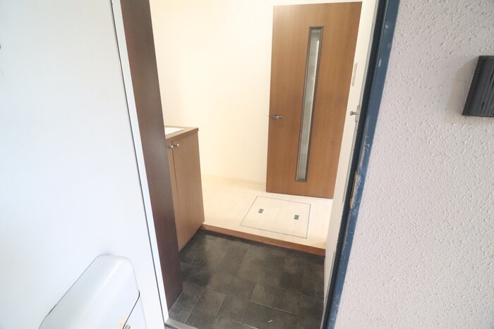 物件内観写真15　(玄関)