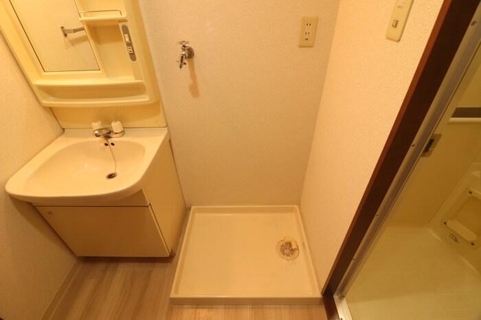 物件内観写真19　(洗濯機置場)