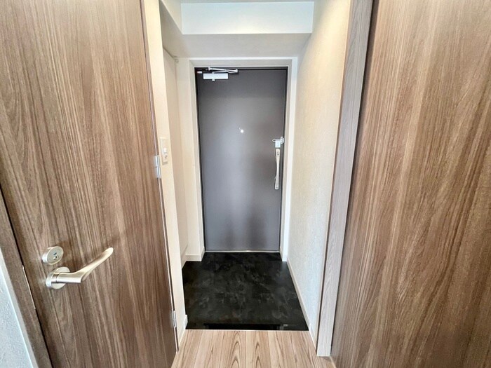 物件内観写真12　(玄関)